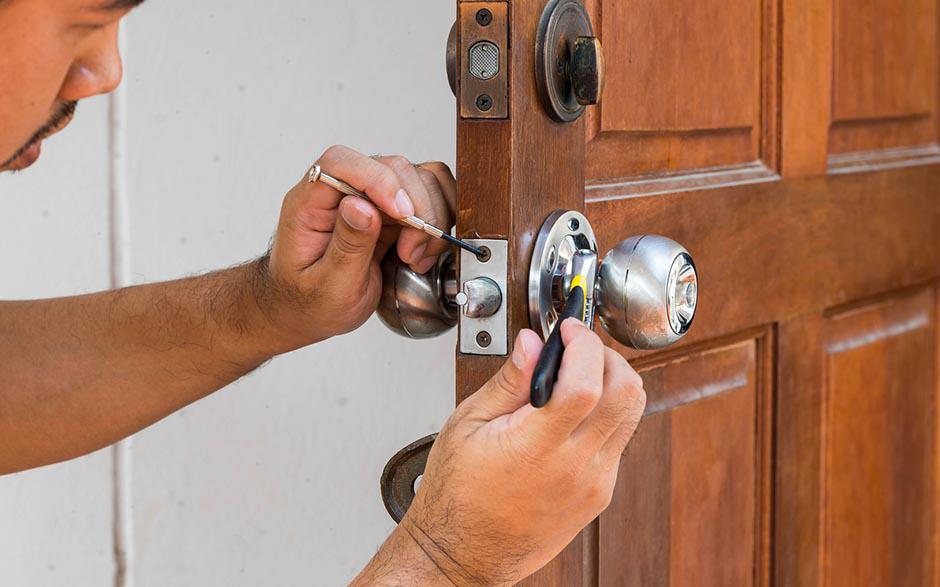 serrurier pour ouverture de porte coincée Saint-Martin-de-Crau